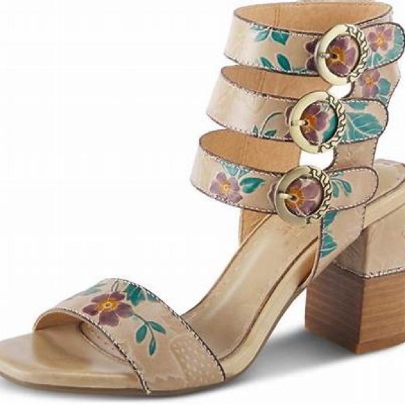 L'artiste Shoes - Floral Beige Sandals with Block Heel